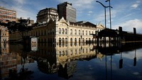 Para ahli mengaitkan banjir dan badai di Brasil dengan gabungan dampak faktor geografis dan perubahan iklim. Banjir yang dipicu oleh hujan badai telah melanda Rio Grande do Sul sejak akhir April, menyebabkan kerugian ekonomi yang parah dan korban jiwa di wilayah tersebut. REUTERS/Adriano Machado