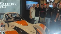 Radical Motorsport, bekerja sama dengan Sekuya, pionir dalam anime gaming dan loyalitas gaya hidup, mempromosikan pariwisata olahraga di Mandalika di pergelaran The Elite Showcase 2024 yang berlangsung di ICE BSD Tangerang, Sabtu. 