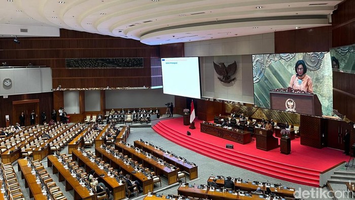 DPR Gelar Rapat Paripurna soal Kebijakan Fiskal RAPBN 2025, Sri Mulyani Hadir