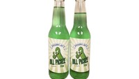 Penikmat makanan dan minuman asam sepertinya akan penasaran dengan rasa soda ini. Racikannya menggunakan air acar yang juga melalui proses fermentasi untuk menjadi soda. Foto: Love Food