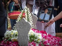 Suasana Duka Iringi Pemakaman Pilot Pesawat Jatuh di BSD