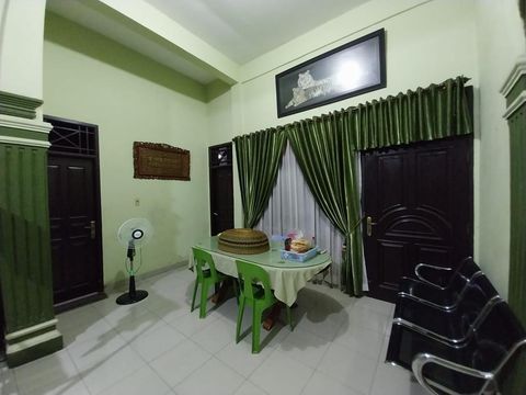 Tampilan dalam rumah keluarga Babe Cabita di Medan.