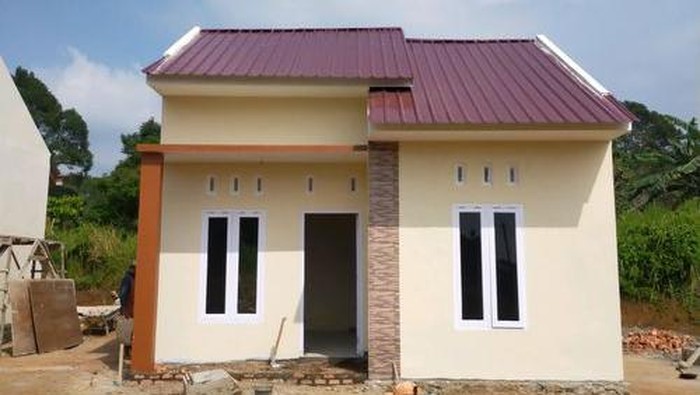 Tampilan depan rumah di Gatri Residence