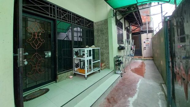 Tampilan samping rumah keluarga Babe Cabita di Medan