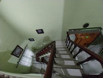 Tak Bisa Sembarangan, Begini 4 Cara Pilih Keramik yang Aman Untuk Tangga