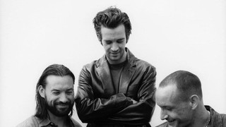 Lirik About You dari the 1975 yang Muter Terus Dikepala