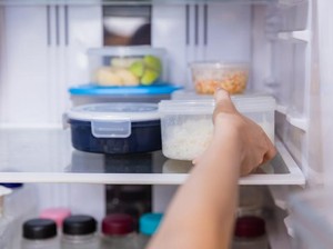 7 Makanan Ini Jangan Disimpan di Atas Kulkas, Nomor 3 Paling Sering!
