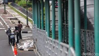 Trotoar yang akan ditata ini melintang dari Simpang Gatot Subroto hingga Jl Setia Budi Utara Raya.