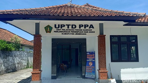 Kantor UPTD PPA Jembrana tempat korban dugaan pemerkosaan, SN, menjalani konseling karena trauma.
