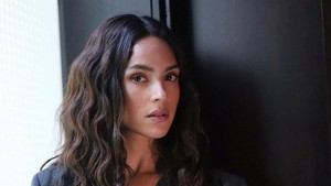 Adria Arjona menjadi sorotan setelah penampilannya di serial Andor. Dok. Instagram/@adriaarjona @prideofgypsies