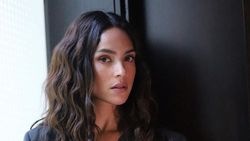Adria Arjona, Permata dari Andor Adria Arjona, Permata dari Andor