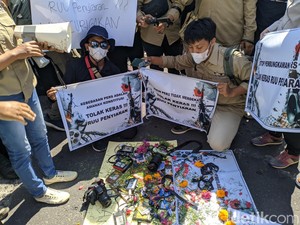 Demo Tolak Revisi UU Penyiaran Digelar di Berbagai Daerah