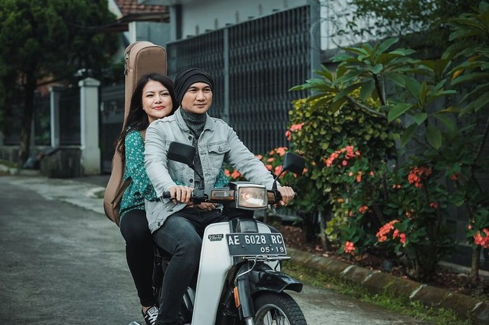 Kebersamaan Anji dan Wina Natalia