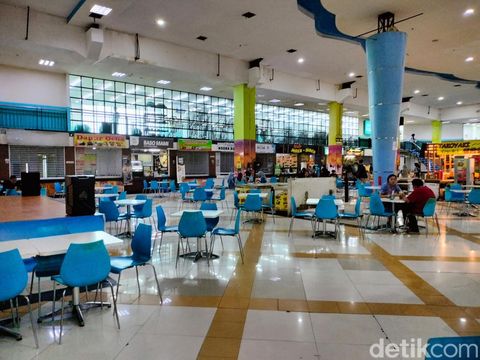 Area food court Mal Detos.