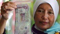 Pihak Asrama Haji Embarkasi Surabaya (AHES) menyediakan tujuh gerai jasa penukaran uang.   