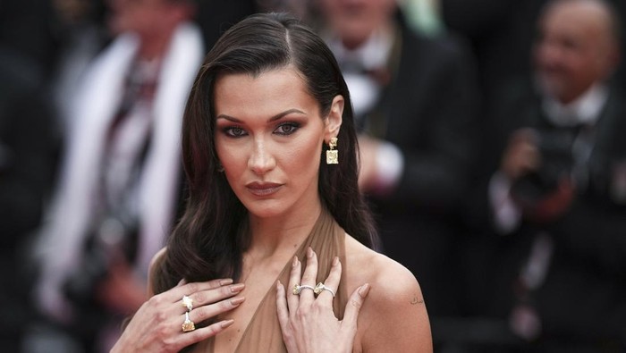 Bella Hadid poses for photographers upon arrival at the premiere of the film The Apprentice at the 77th international film festival, Cannes, southern France, Monday, May 20, 2024. (Photo by Daniel Cole/Invision/AP)