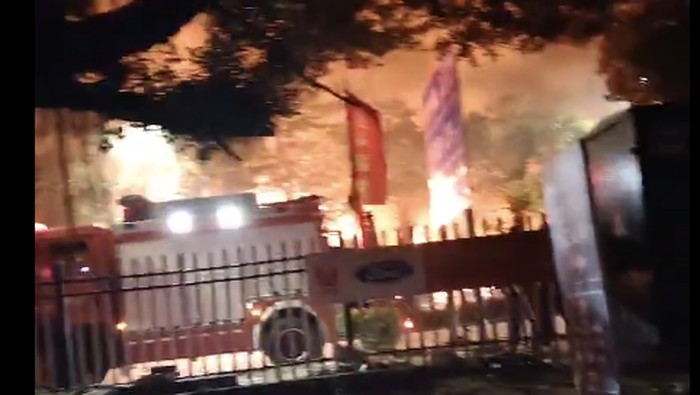 Dealer BYD terbakar di China