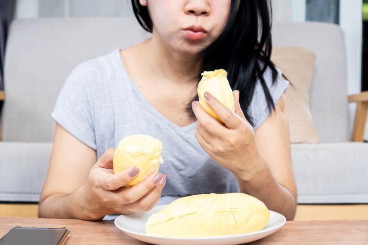 Makan Durian Bisa Bikin Gairah Seksual Meningkat, Ini Faktanya!