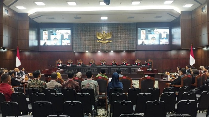 Formasi 9 Hakim MK Hadiri Sidang