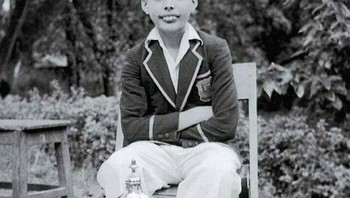 Ini foto Freddie Mercury tahun 1958 saat dia masih bersekolah. Foto: Boredpanda