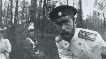 Selfie diambil oleh Tsar Rusia Nicholas II, sekitar tahun 1896. Keluarga bangsawan Romanov tewas dibantai tahun 1918 saat Revolusi Bolshevik. Foto: Boredpanda