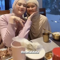 Wanita kelahiran 19 Februari 1993 ini mengucapkan rasa syukur karena kehadiran buah hatinya selama ini terus menemaninya. Shine brighter my sunshine, my first born, my best friend from the first I looked into your eyes..I know youre special 🤗, tulis Inara lewat postingan fotonya. Foto: Dok. Instagram @mommy_starla.