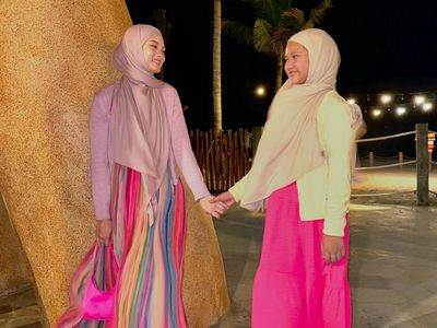 5 Gaya Inara Rusli Saat Rayakan Ultah Anak, Kompak Pakai Hijab bak Kakak Adik
