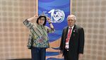Momen Gemas Sri Mulyani dan Topi Legend Pak Bas