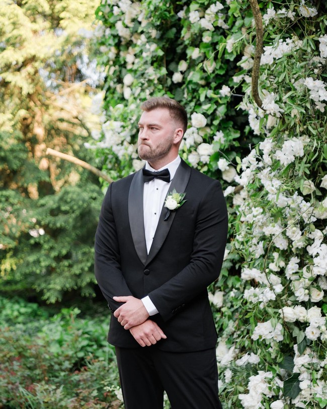 Dilansir Page Six, Evan yang pertama kali bertemu dengan Haile di universitas sebelumnya telah meminta izin kepada Eminem untuk melamar kekasihnya. Dikatakan jika Evan meminta Hailie untuk jadi istrinya selagi liburan bersama keluarga. Foto: Instagram Hailie Jade