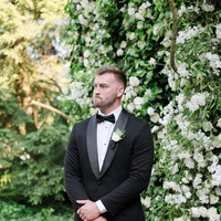 Dilansir Page Six, Evan yang pertama kali bertemu dengan Haile di universitas sebelumnya telah meminta izin kepada Eminem untuk melamar kekasihnya. Dikatakan jika Evan meminta Hailie untuk jadi istrinya selagi liburan bersama keluarga. Foto: Instagram Hailie Jade