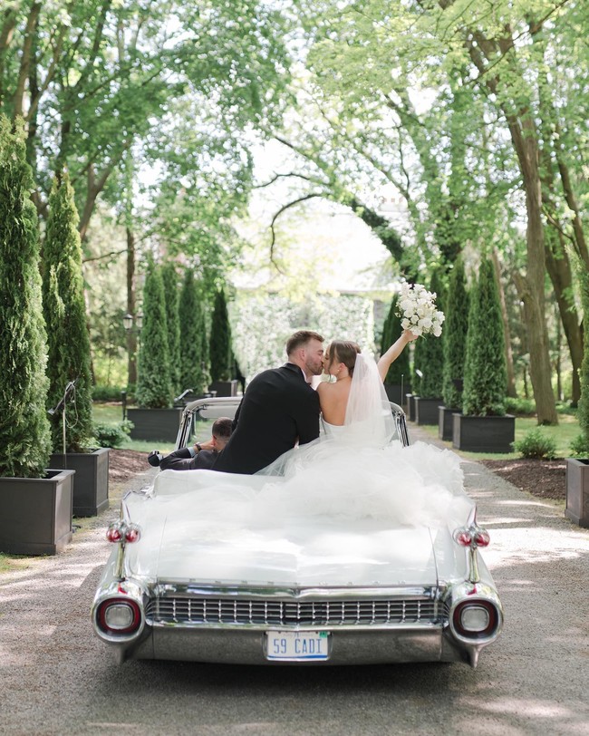 Dilansir Page Six, acara tersebut dihadiri oleh keluarga dan teman saja, tentu termasuk Eminem. Tidak diketahui apakah ibu Hailie, Kimberley Anne Scott juga berpartisipasi dalam momen bahagia tersebut. Foto: Instagram Hailie Jade