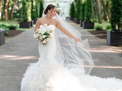 Potret Putri Cantik Eminem Menikah, Berdansa dengan Ayah di Hari Pernikahan