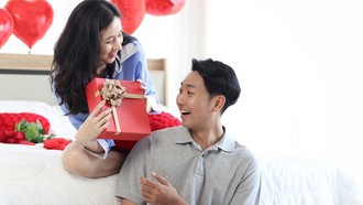 10 Ide Hadiah Natal & Tahun Baru Murah Meriah untuk Teman dan Keluarga