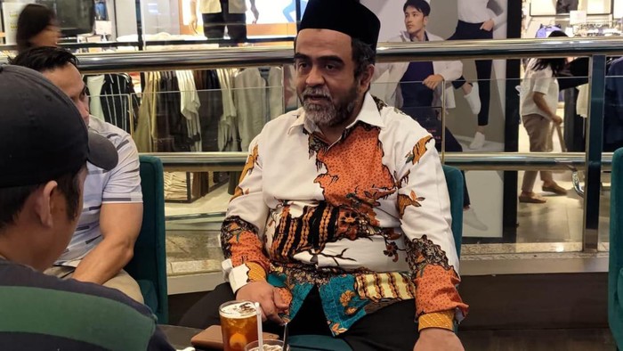 Inisiator GNK Habib Syakur Soroti Aksi 21 Mei Inisiator Gerakan Nurani Kebangsaan (GNK) Habib Syakur Ali Mahdi Al Hamid bicara isu pemakzulan Presiden Jokowi. Menurutnya masyarakat telah cerdas.