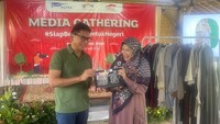 Untuk mengembangkan bisnisnya, pada tahun 2011 Azkasyah mendirikan bisnis kuliner, yaitu Bukit Air Resto. 
