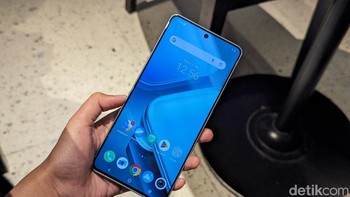 Layarnya menggunakan panel AMOLED berukuran 6,78 inch dengan resolusi 1,5K dan refresh rate 144Hz. Foto: Virgina Maulita Putri/detikINET