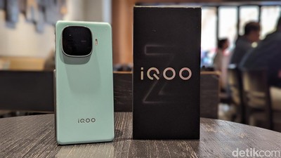 Unboxing iQOO Z9, HP Kencang Harga Rp 4 Jutaan