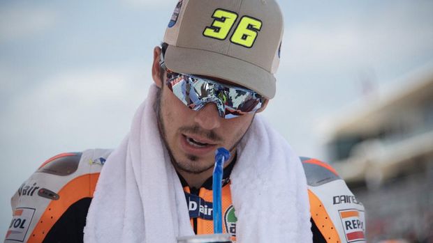 AUSTIN, TEXAS - APRIL 14: Joan Mir of Spain and Repsol Honda Team prepares to start on the grid during the MotoGP Race during the MotoGP Of The Americas - Race on April 14, 2024 in Austin, Texas.   Mirco Lazzari gp/Getty Images/AFP (Photo by Mirco Lazzari gp / GETTY IMAGES NORTH AMERICA / Getty Images via AFP)