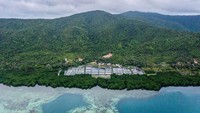Dalam kurun lima tahun, keberadaan tambak udang tak berizin lingkungan menjadi momok bagi masyarakat Karimunjawa yang sebagian besar menggantungkan penghidupan dari hasil laut maupun sektor pariwisata. Tak ayal gejolak tersebut menjadikan distraksi serius bagi kesakralan sebuah wilayah berpredikat sebagai taman nasional yang statusnya telah ditetapkan UNESCO menjadi salah satu Cagar Biosfer Dunia pada 2020 lalu.
