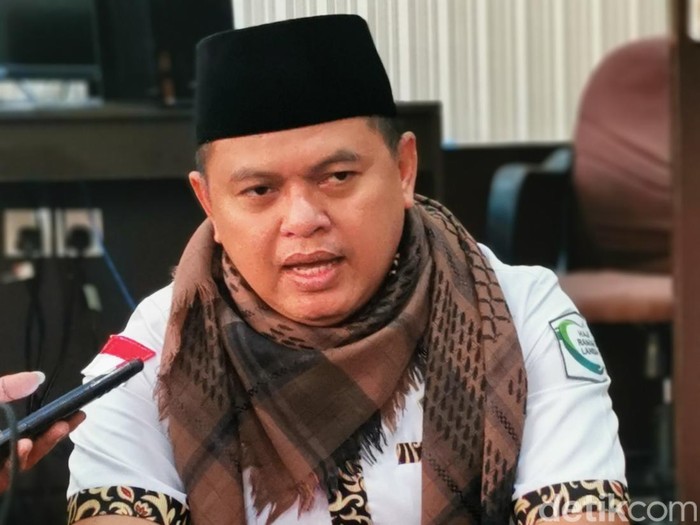 Kabid Transportasi PPIH Arab Saudi Mujib Roni saat memberikan keterangan kepada tim Media Center Haji di Makkah, Selasa (21/5/2025).
