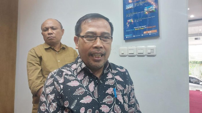 Ketua Ombudsman Mokhammad Najih mengatakan aksi titip-menitip ini bagai gunung es di lautan, di mana sedikit muncul di permukaan namun ketika digali lebih dalam ternyata sangat besar.