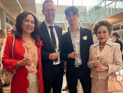 7 Foto Kiran Cucu Soekarno yang Baru Lulus SMA, Gantengnya Bikin Salfok