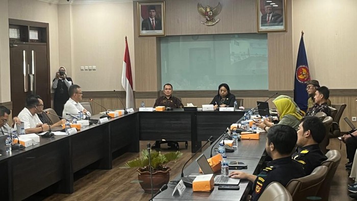 Komisi Pengawas Persaingan Usaha (KPPU) melangsungkan diskusi atau Focus Group Discussion (FGD) Bersama dengan sejumlah kementerian/Lembaga (KL) hingga pelaku usaha importir bawang putih.