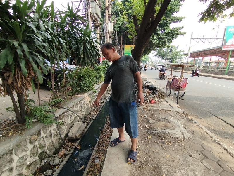 Kondisi selokan lokasi penemuan mayat di Jalan IR Juanda Bekasi, Selasa (21/5/2024)