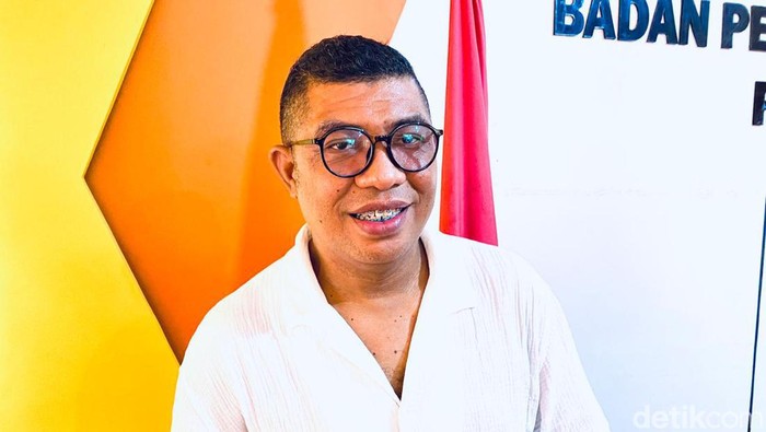 Koordinator Divisi SDM, Organisasi dan Diklat Bawaslu Maluku Stevi Melay.