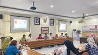Peringatan Hari Kebaya Nasional (HKN) akan diselenggarakan pada tanggal 24 Juli mendatang mengundang Presiden dan Ibu Negara, beserta para Menteri.
