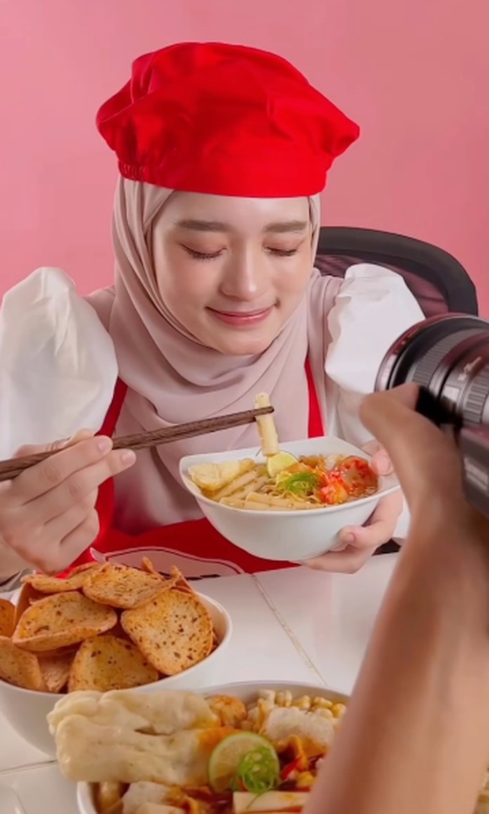 Kulineran Inara Rusli yang Doyan Banget Makanan Korea Kulineran Inara Rusli yang Doyan Banget Makanan Korea