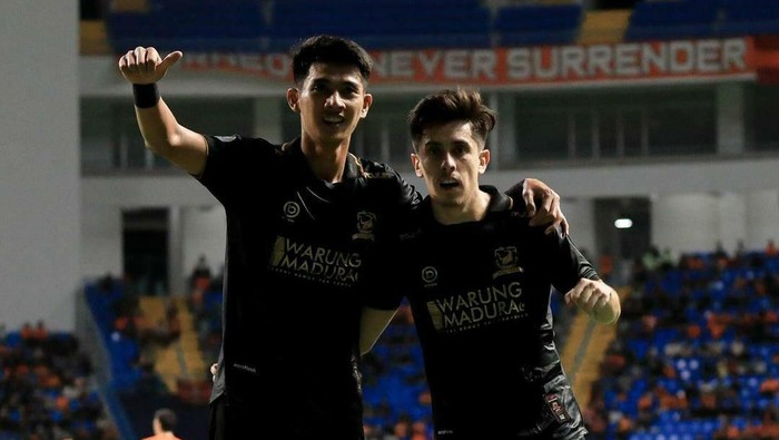 Malik Risaldi dan Francisco Rivera