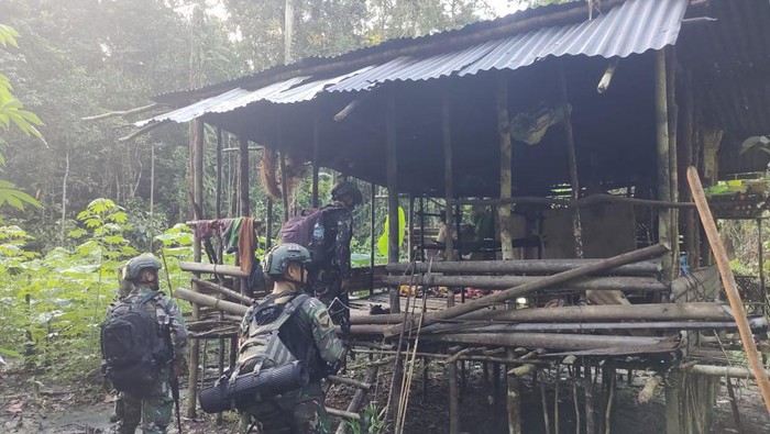 TNI Temukan Markas OPM di Hutan Maybrat Usai Kontak Tembak