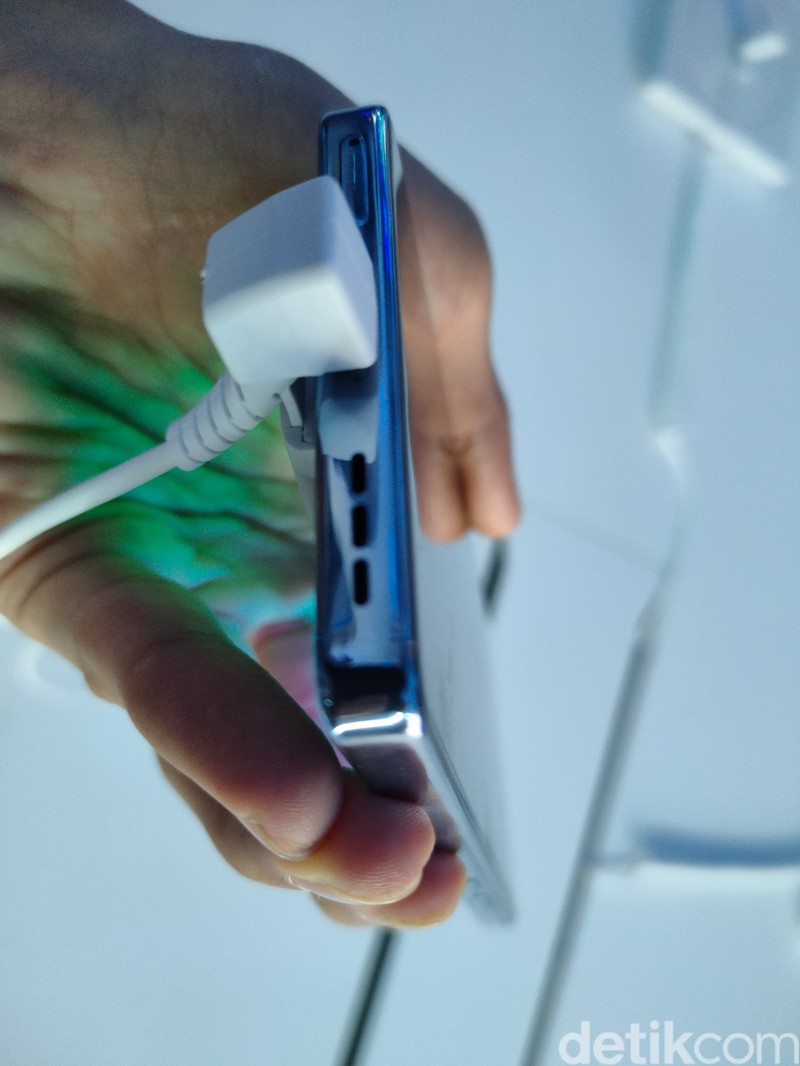 Hari ini, Selasa (21/5/2024), Infinix merilis HP terbarunya, yaitu GT 20 Pro 5G. Berikut potret tampilan ponselnya yang begitu futuristik.